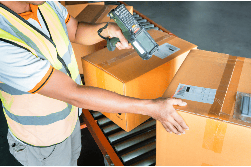 発送代行サービスの基本と失敗しない業者選定｜料金・API連携・繁忙期対応の確認ポイントを解説