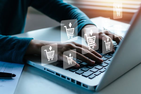 ShopifyのCVR（転換率）を上げるデザインカスタマイズ実務ガイド｜購買ファネル別の設定ポイントとAppの活用方法