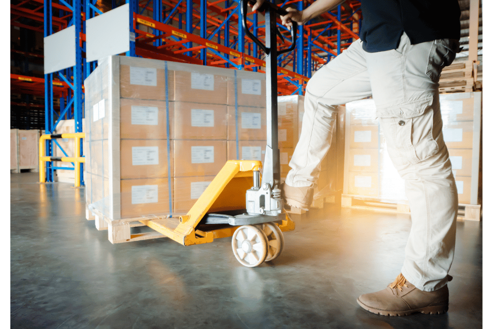 物流倉庫とは？物流倉庫の業務内容などの基本からメリットまで解説