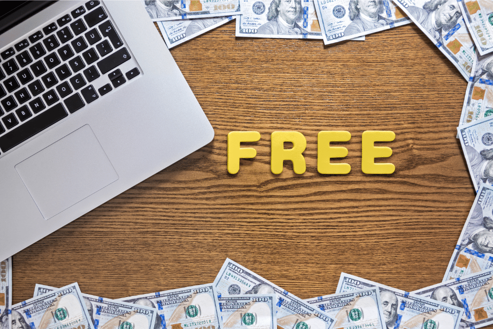 ECプラットフォーム選びを「物流コスト」で判断するガイド｜BASE・STORES・Shopifyの手数料＋配送コストで比較する「真の利益率」・API連携・発送代行との相性