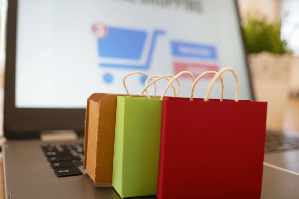 ネットショップ運営完全ガイド｜商品選定・資金計画・プラットフォーム比較・集客・物流・税務を網羅解説