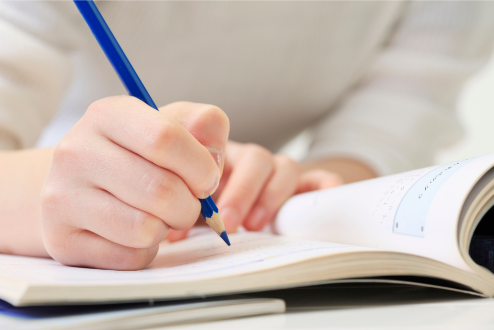 物流業界の資格一覧2026年版｜EC・発送代行の現場で役立つ度合い別おすすめ9資格と取得優先順位ガイド